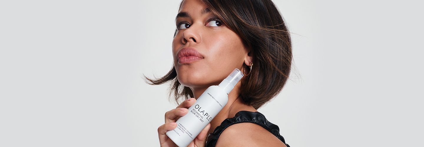 NEU – Mit dem Olaplex Volumizing Blow Dry Mist verleihst du dem Haar einen strahlenden Boost!