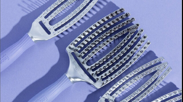 Fingerbrush